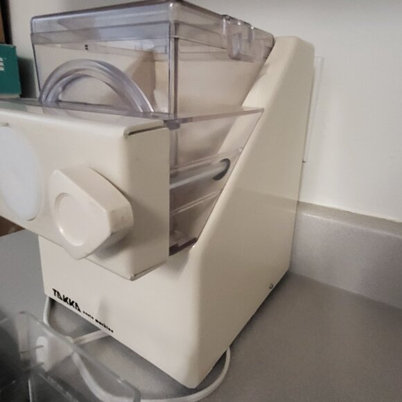 TAKKA Pasta and Dough Machine - Picture 7 of 8